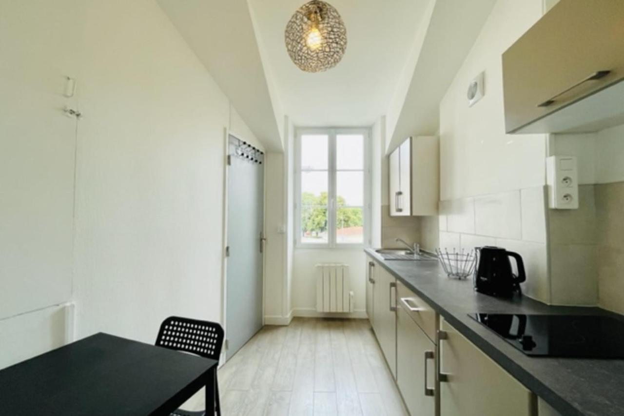 Studio Traversant Historic Center Apartment La Rochelle  Bagian luar foto