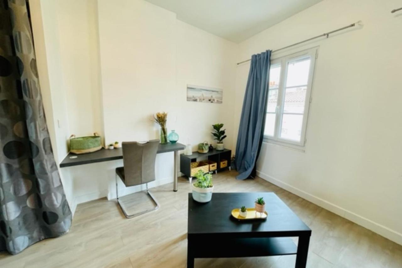 Studio Traversant Historic Center Apartment La Rochelle  Bagian luar foto