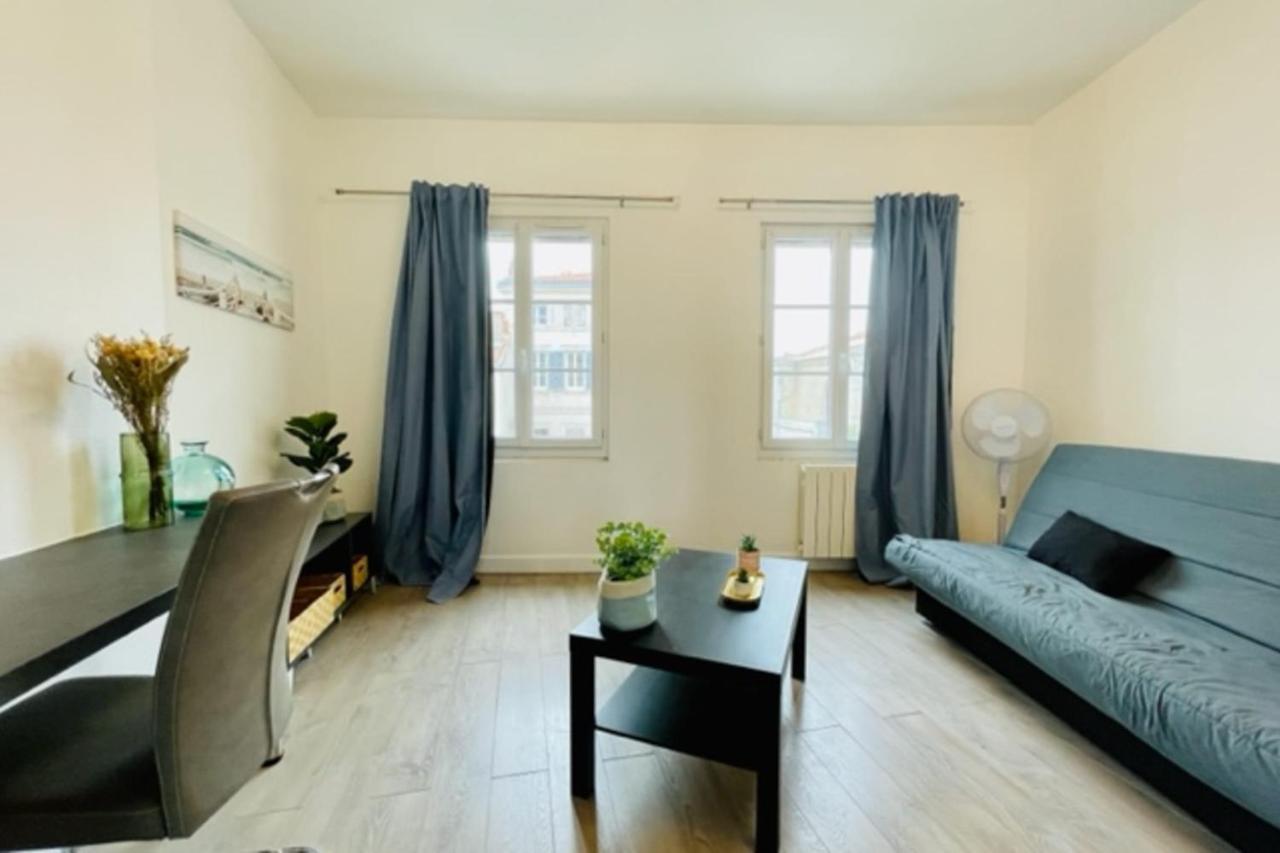 Studio Traversant Historic Center Apartment La Rochelle  Bagian luar foto